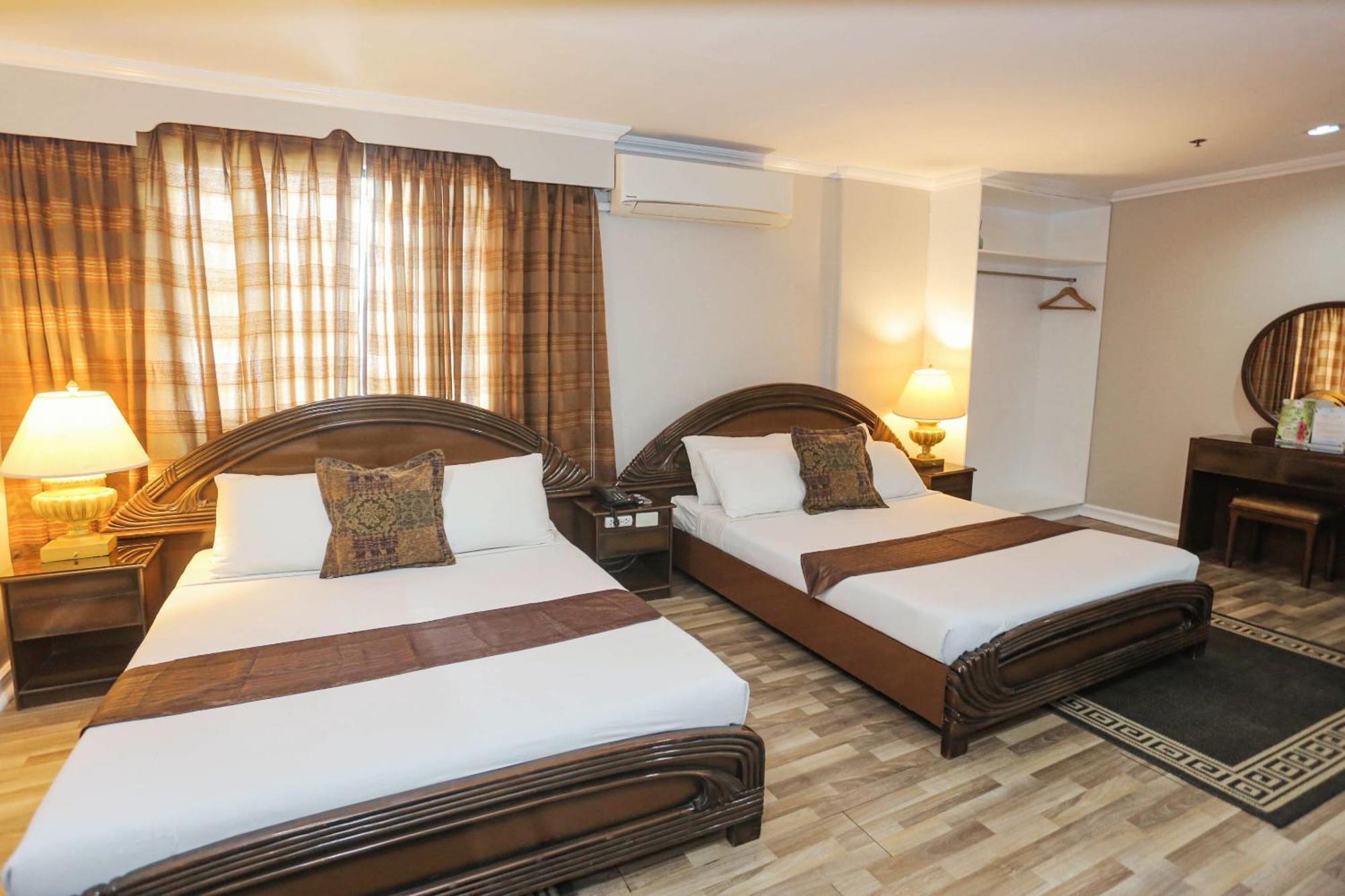 Holiday Plaza Hotel - Cebu Exterior foto