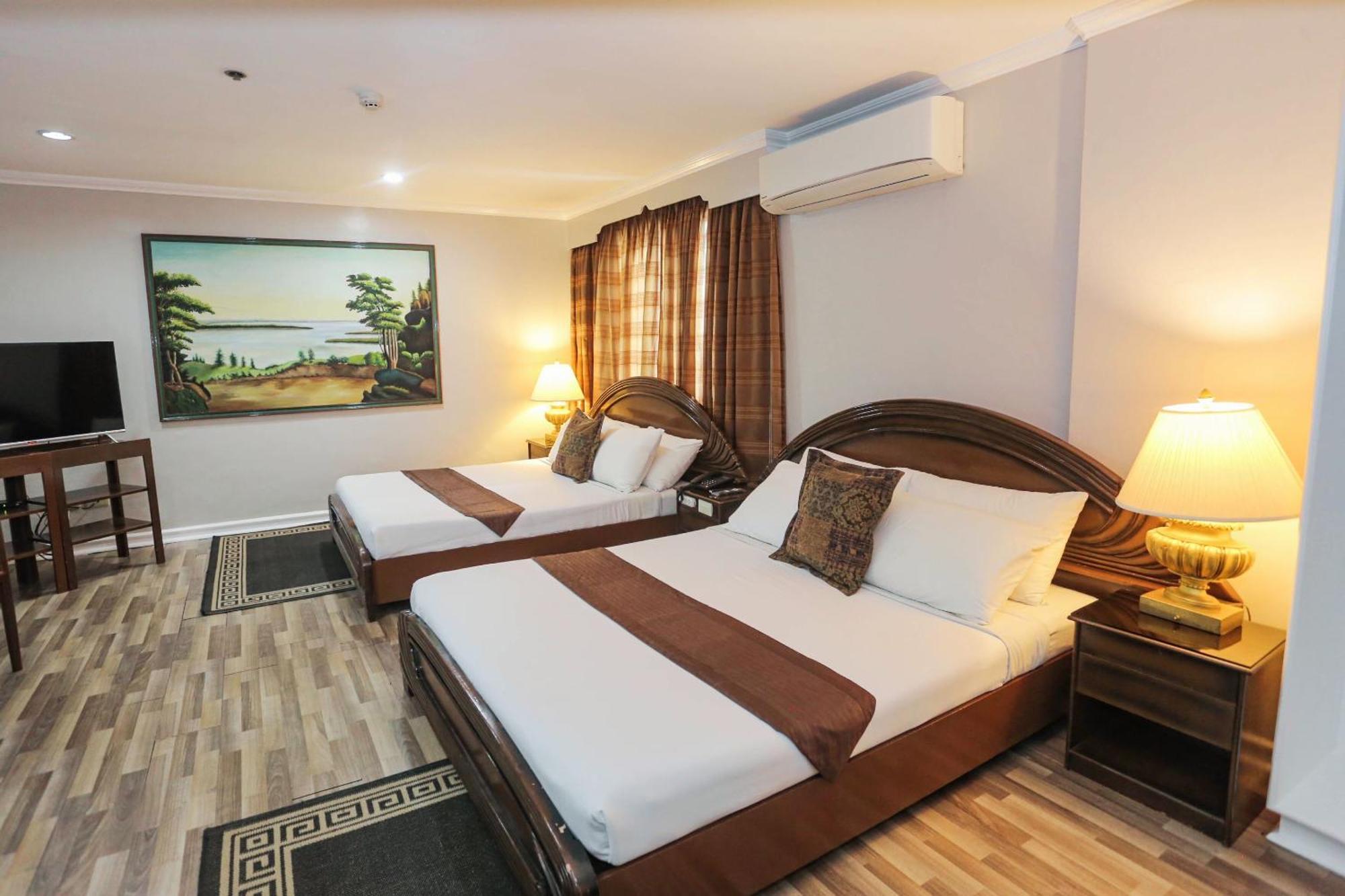 Holiday Plaza Hotel - Cebu Exterior foto